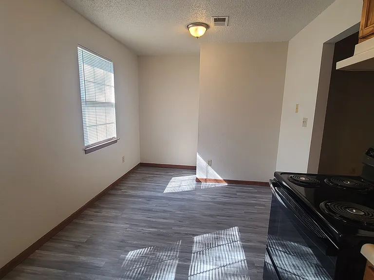 159 NW Zaun Ave #159 — Photo 2