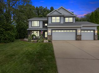 7482 Decosta Dr NE, Rockford, MI 49341