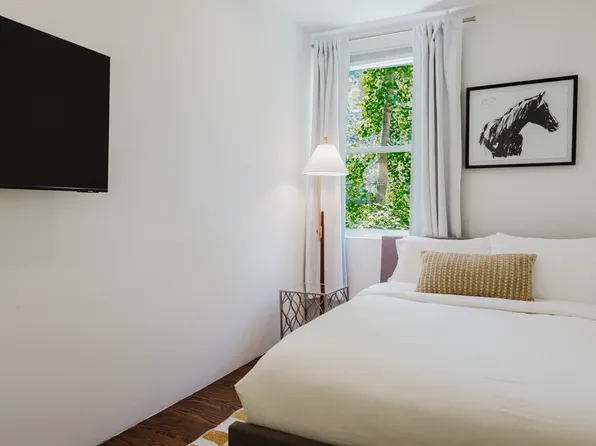 323 East 51st Street image 14 of 26