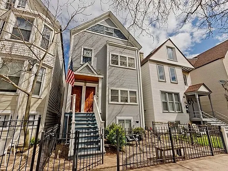 1120 W Roscoe St — Photo 1