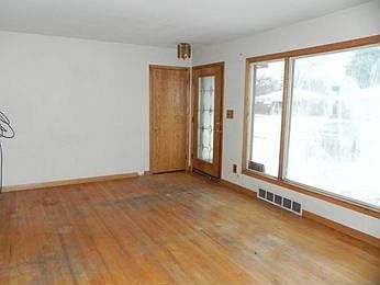3rd image of 6489 Deering St