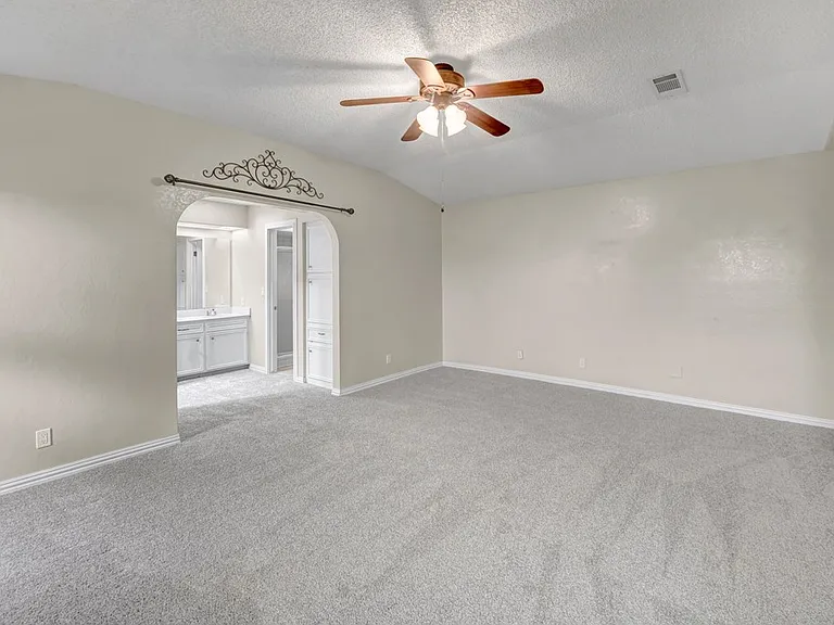 4202 Merrill Dr — Photo 15