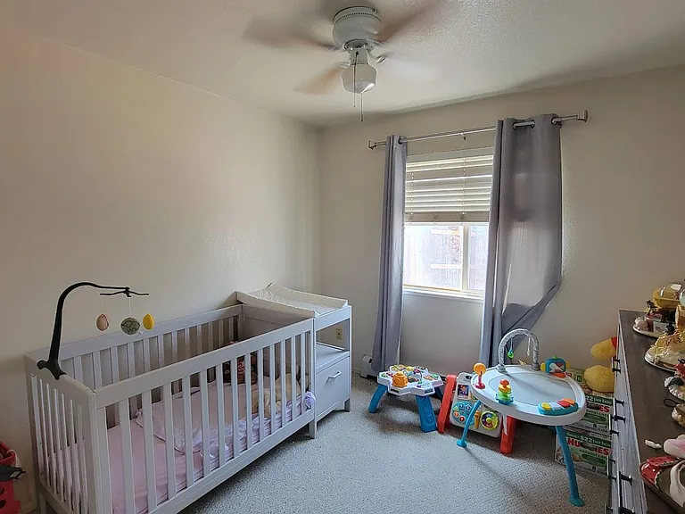 433 Mountainside Ln — Photo 5