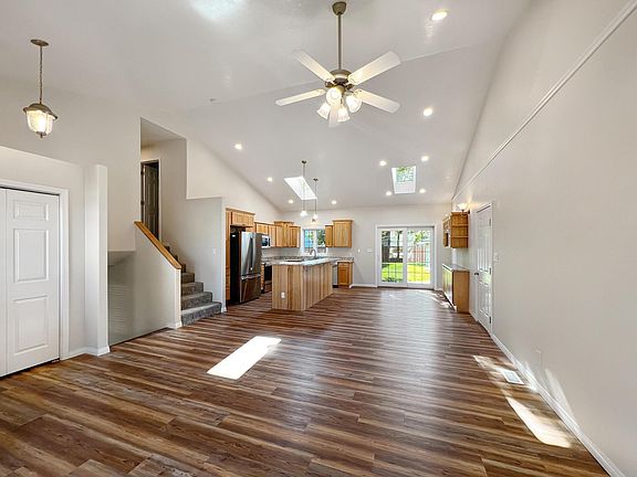 3rd image of 408 36th Ave NE