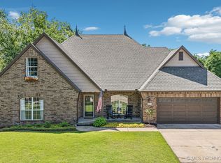 301 N Eucalyptus Ct, Broken Arrow, OK 74012