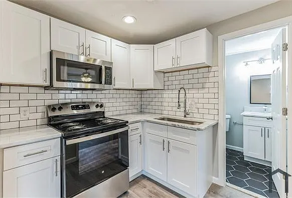 1456 W 107th St #7 — Photo 5