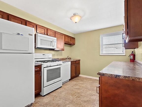Spacious Eat-in Kitchen