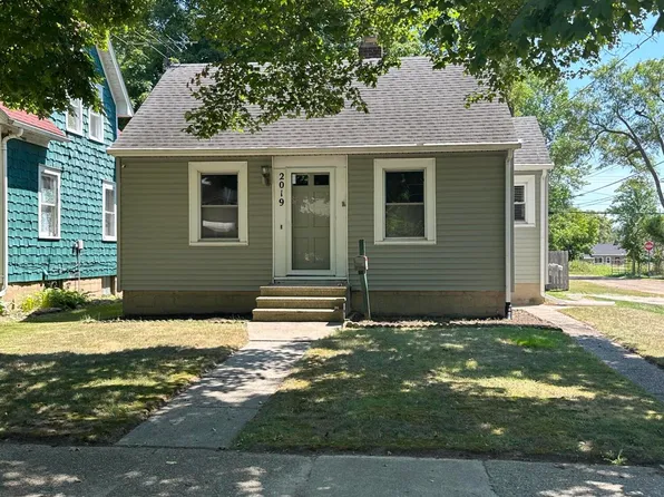2019 Alpha St, Lansing, MI 48910