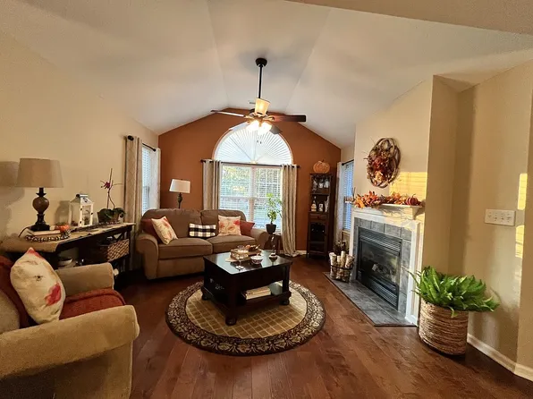 205 Churchill Xing, Nicholasville, KY 40356
