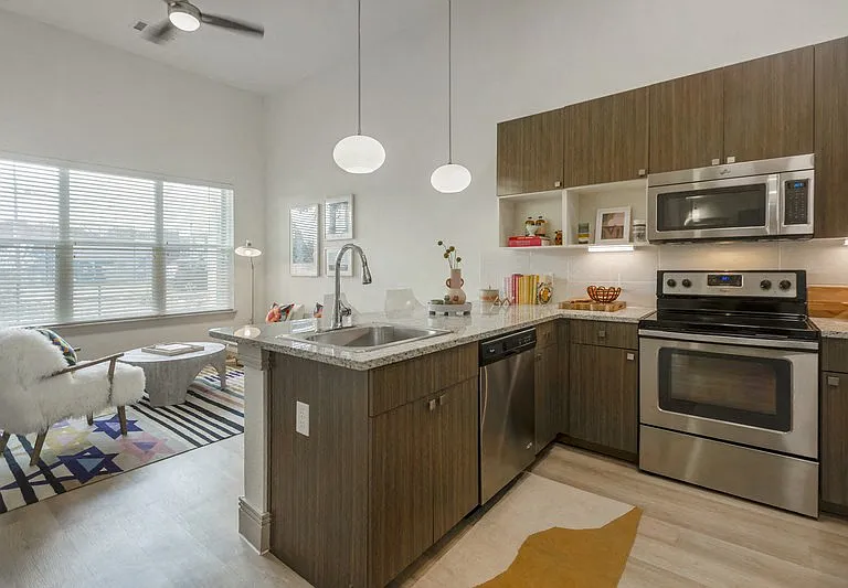 Bell South Lamar — Photo 3