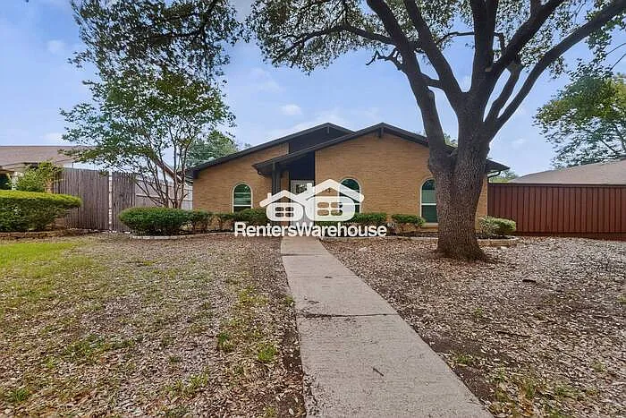 913 Overdowns Dr — Photo 3