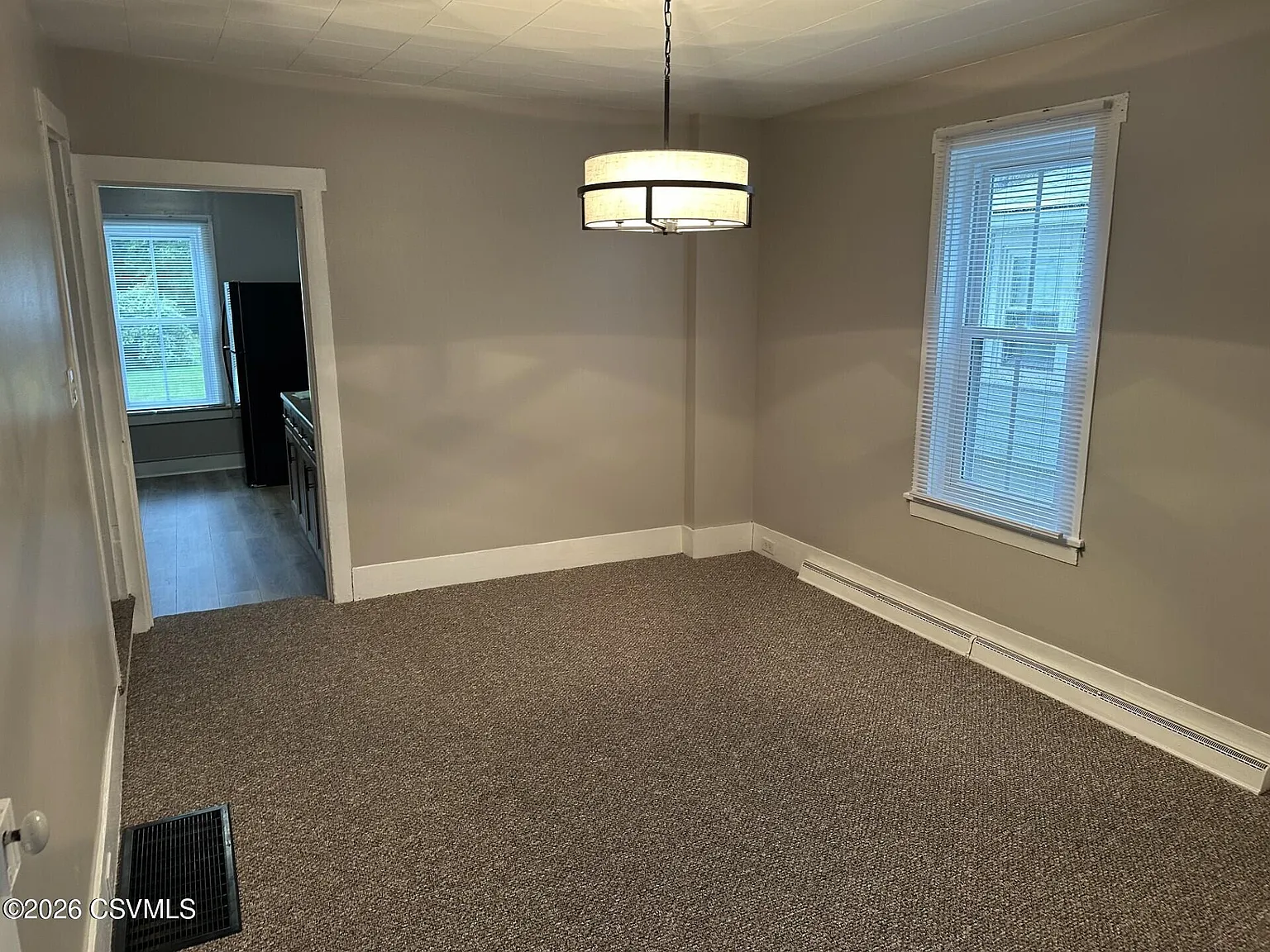 2 bed, 1100 sqft, $1,250 — Photo 4