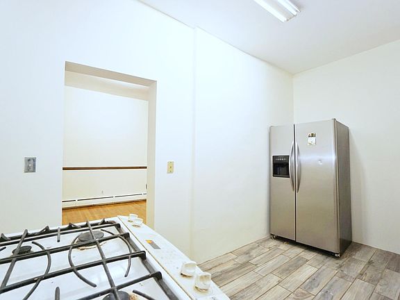4th image of 57 Targee St #1A