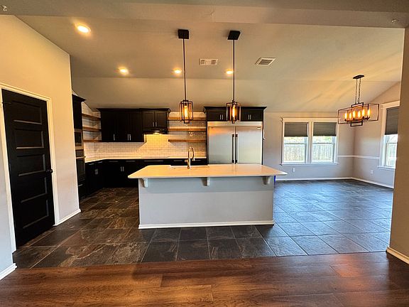 5th image of 1104 Black Mesa Rd