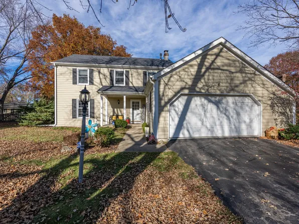 6 Cedar Gate Cir, Sugar Grove, IL 60554