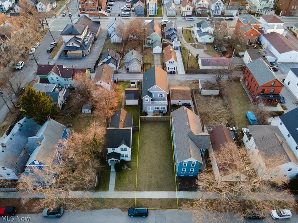 W 33rd St, Cleveland, OH 44113