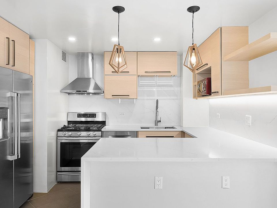 1st image of 140 W End Ave APT 17K