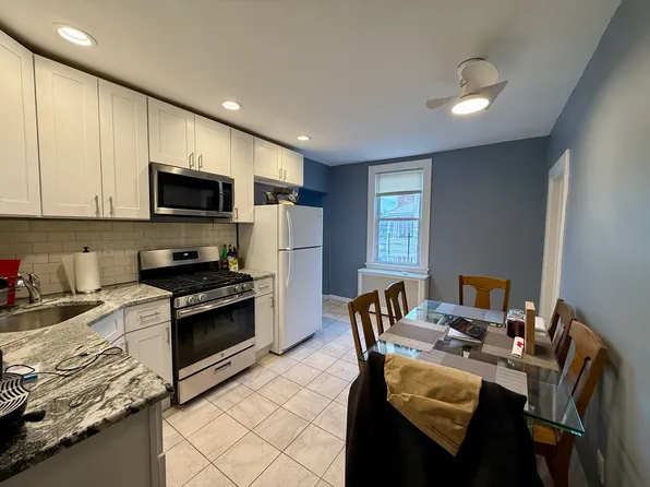 140 Brighton Ave #2, Staten Island, NY 10301
