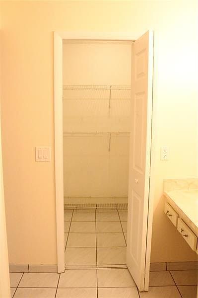 1st image of 407 Lakeview Dr