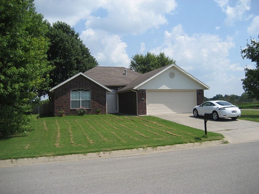 1st image of 1010 S Liberty Dr
