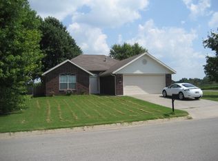1010 S Liberty Dr, Fayetteville, AR 72701