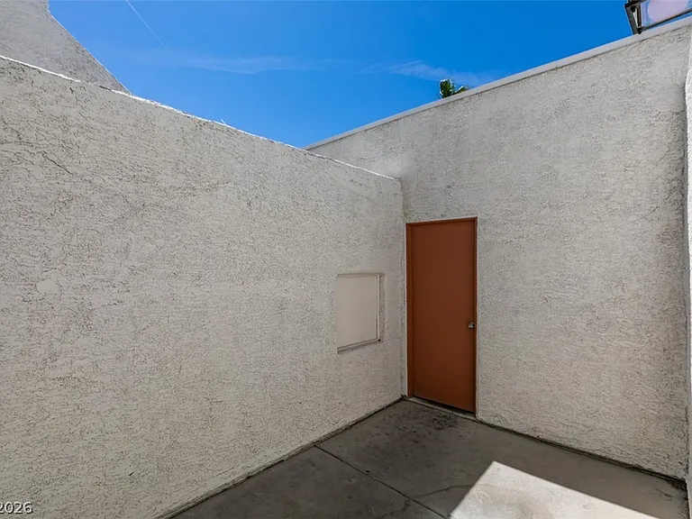 1800 Edmond St #124 — Photo 67
