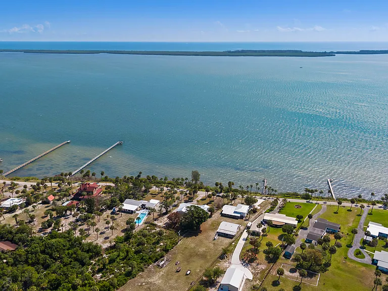 4003 S Indian River Dr — Photo 30