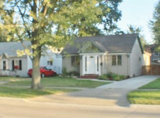 21550 E Eight Mile Rd, Harper Woods, MI 48225