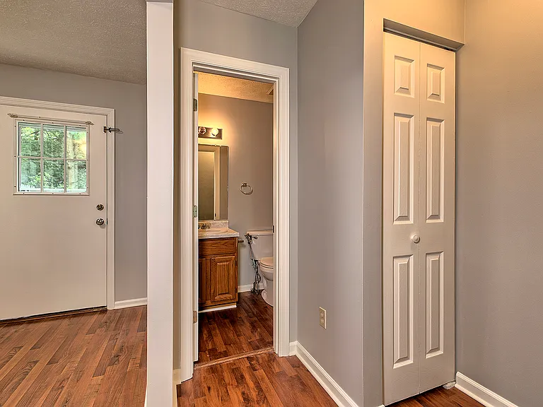 128 Winston Way — Photo 12