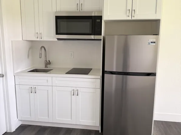 591 NW 40th Ct #B, Fort Lauderdale, FL 33309