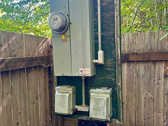 4th image of 150 N Sunnyside Road
