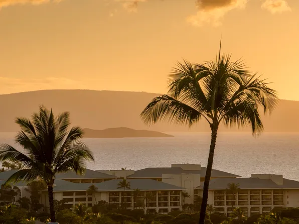 10 Wailea Ekolu Pl APT 404, Kihei, HI 96753