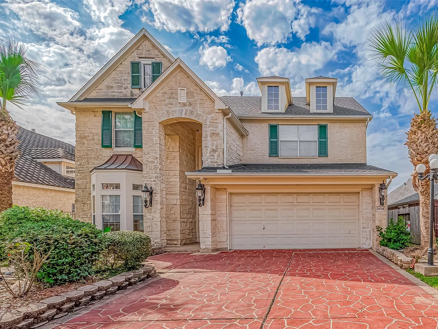 4 bed, 3.5 bath, 3613 sqft, $3,300 — Photo 3