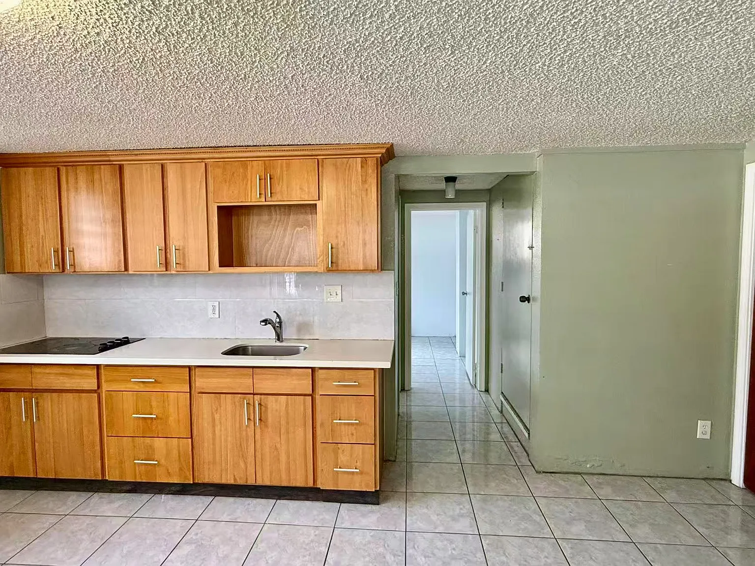 1 bed, 1000 sqft, $1,800 — Photo 4
