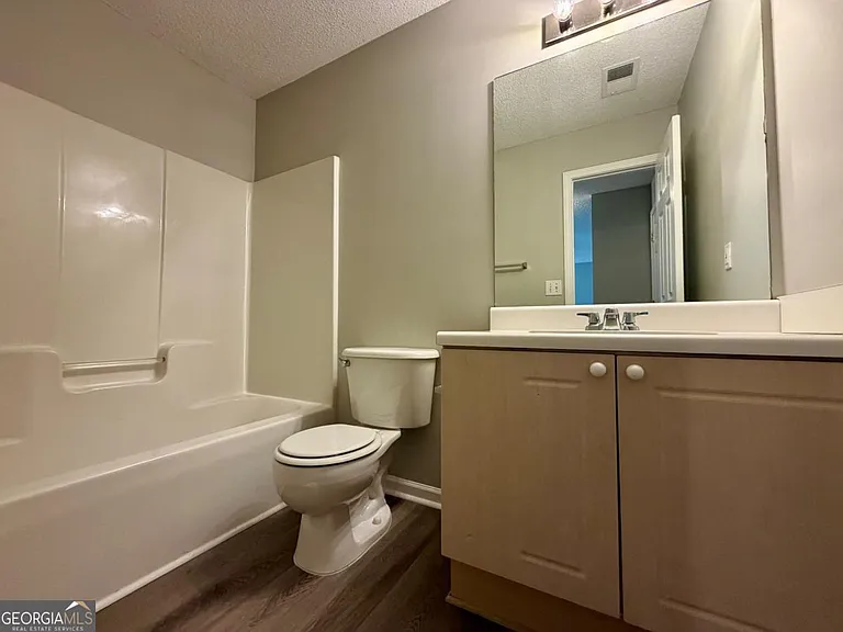 15 Lakeside Cir — Photo 16