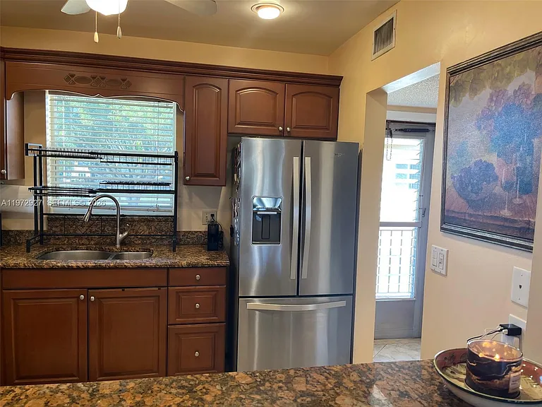 752 Lori Dr #218 — Photo 8