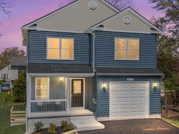 690 211th St, Pasadena, MD 21122