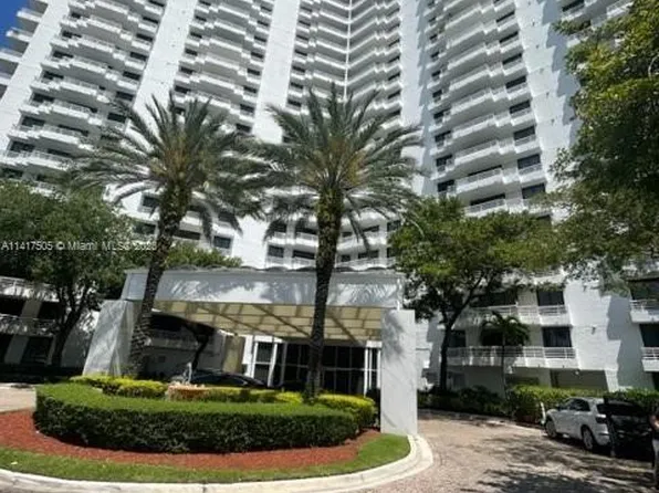 3300 NE 192nd Street #1912, Aventura, FL 33180