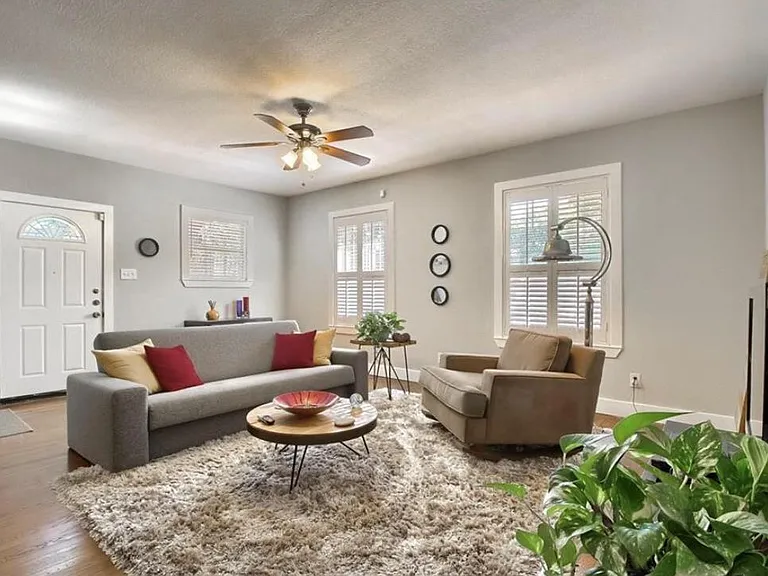 702 W North Loop Blvd — Photo 13
