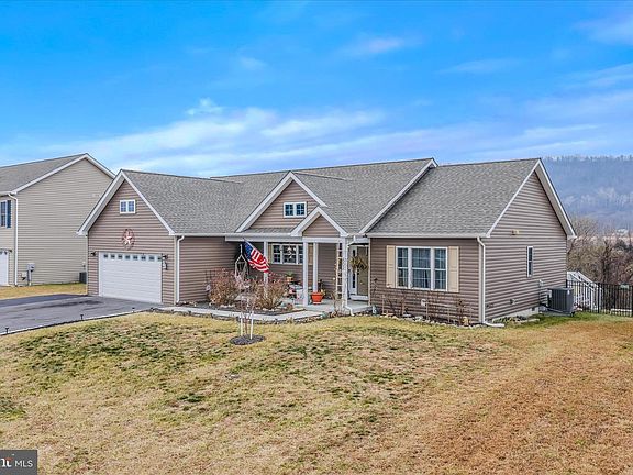 2nd image of 602 Duckwoods Ln