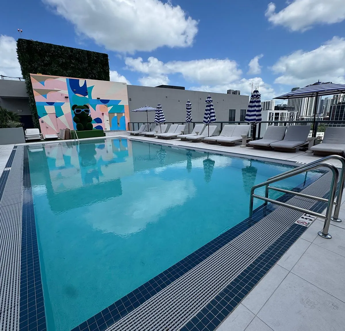 Studio, 562 sqft, $2,050 — Photo 1