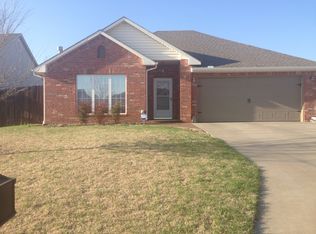 1920 Ridge Crest Dr, Shawnee, OK 74804