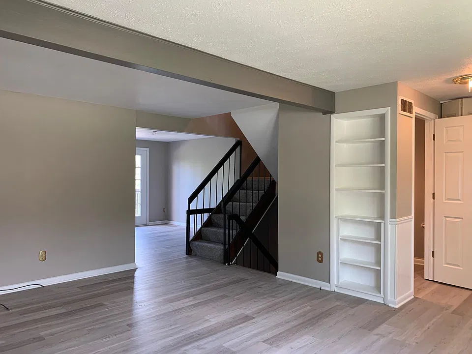 Living /Entry
