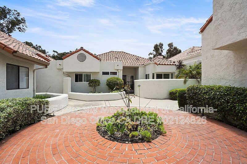 1st image of 4612 Villas Dr