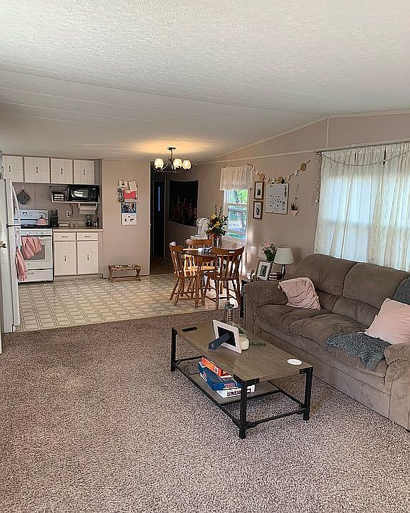 2nd image of 103 Strawberry Ct