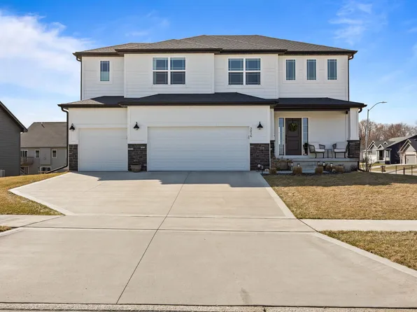 3016 Oak St, Norwalk, IA 50211