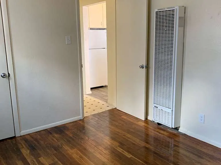 1110 W 14th St #2 — Photo 3
