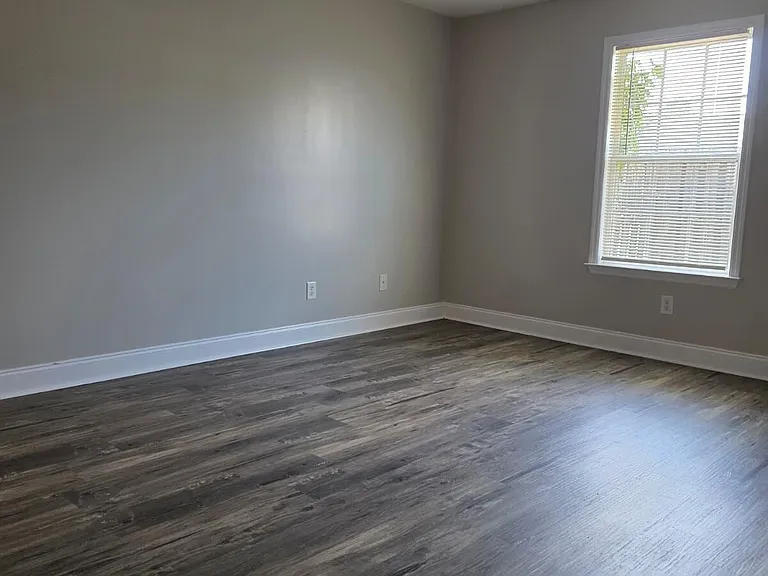 326 Browning Dr — Photo 5