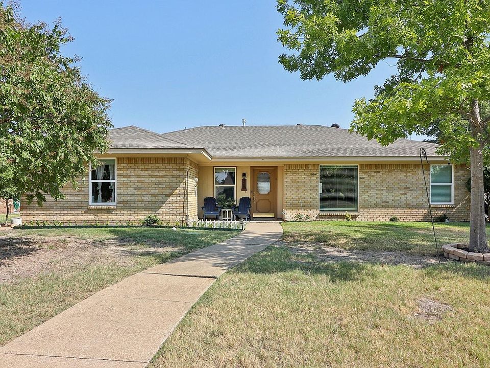 1st image of 328 Shepards Hill Dr