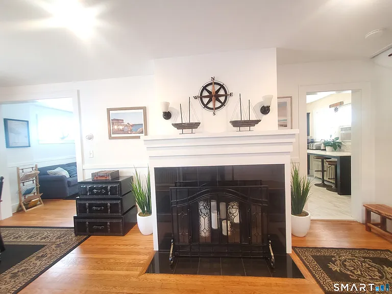 1093 Shippan Ave — Photo 6